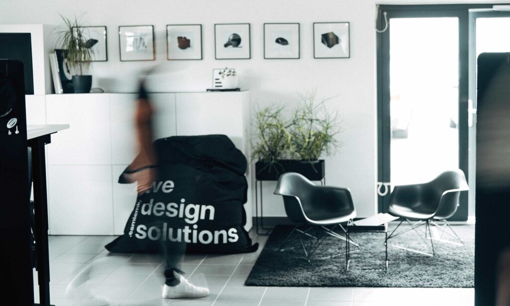 Wir sind teamlemke und entwickeln seit 2008 medienübergreifende Designkonzepte, die ganzheitliche Lösungen schaffen. Für mehr Reichweite, mehr Kundenbindung und mehr Markenerfolg.